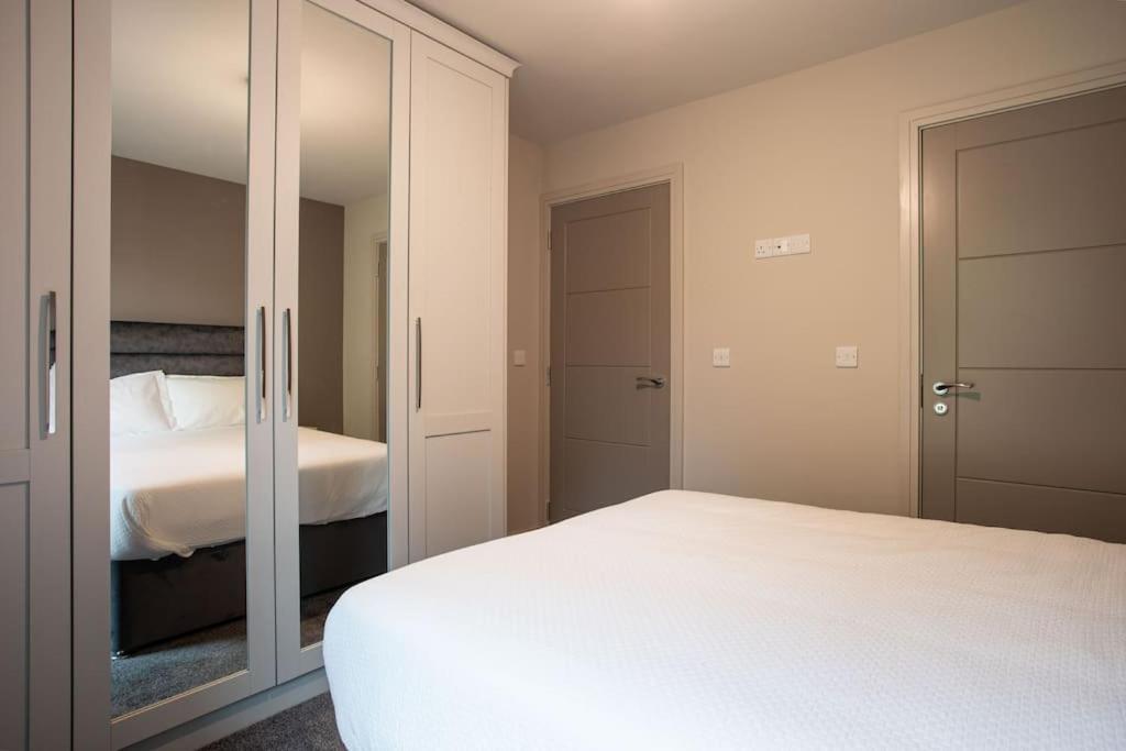 Stunning 2Br Next To The City Airport Bhd - Free Parking Белфаст Экстерьер фото