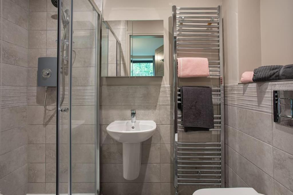 Stunning 2Br Next To The City Airport Bhd - Free Parking Белфаст Экстерьер фото